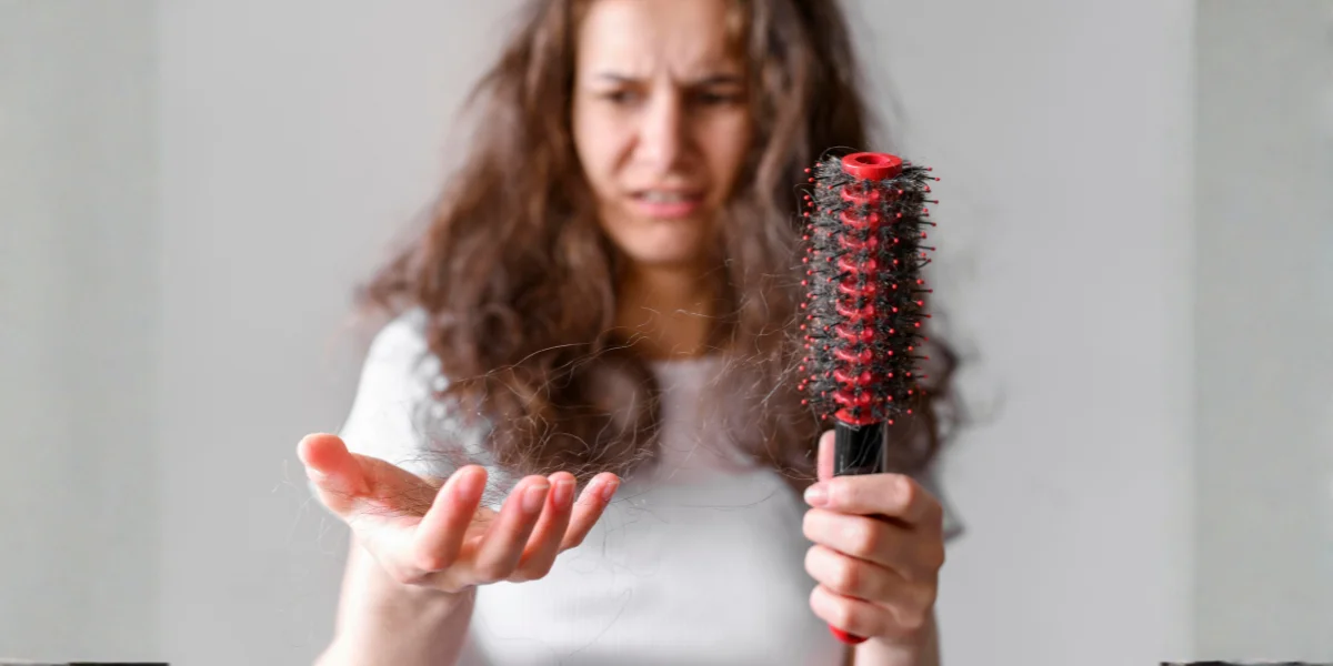 Does Hair Coloring Damage Hair Loss, How Hair Coloring Works, Does Hair Coloring Damage Hair, Hair Coloring Cause Hair Loss, Warning Signs Your Hair is Over-Processed, Hair Damage and Thinning, Snip